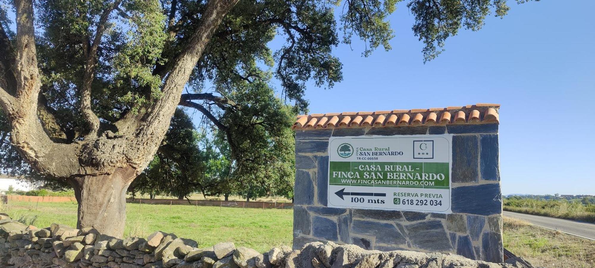 Montehermoso Casa Rural Finca San Bernardo 3 Estrellas מראה חיצוני תמונה